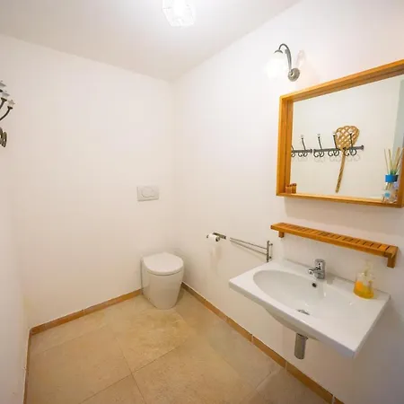 Villa, Spectacular Private View, Pool, Sibillini Mountains, Valley Santa Vittoria in Matenano